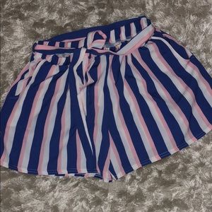 NWOT Boohoo striped shorts